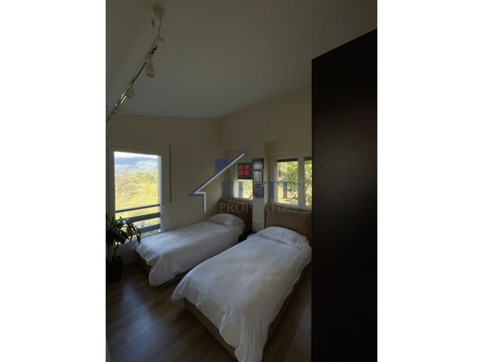 Tirane, shitet apartament 2+1+Ballkon Kati 3, 130 m² 420.000 € (Long Hill Residence)