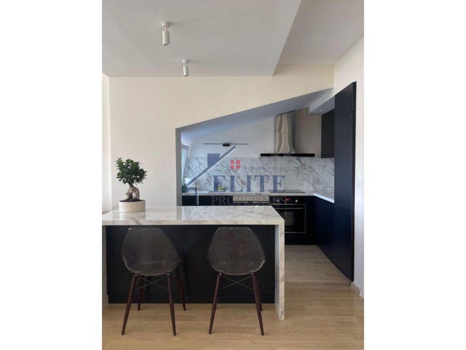 Tirane, shitet apartament 2+1+Ballkon Kati 3, 130 m² 420.000 € (Long Hill Residence)
