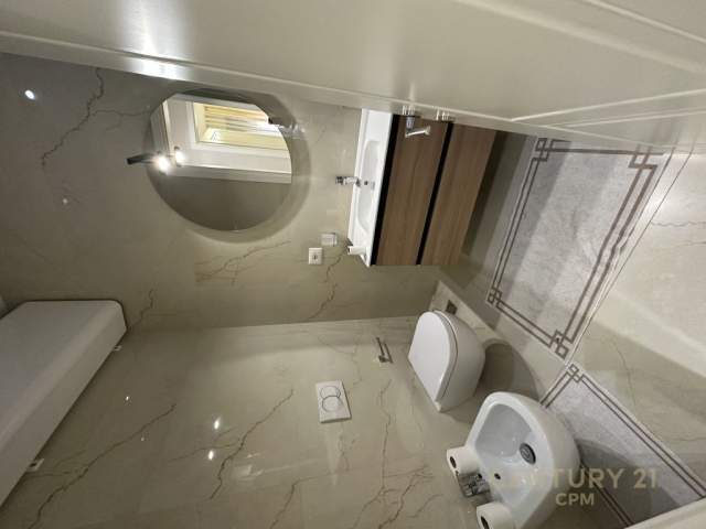 Tirane, jepet me qera apartament 100 m² 1.000 Euro (deliorgji)