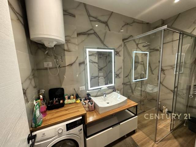 Tirane, jepet me qera apartament 1+1+BLK Kati 3, 73 m² 750 Euro (Kompleksi Delijorgji)