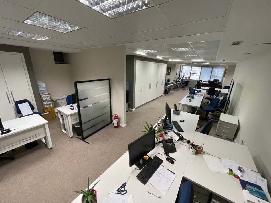 Tirane, jepet me qera ambjent biznesi Kati 5, 555 m² 7.998 € (Rruga Kavajes)