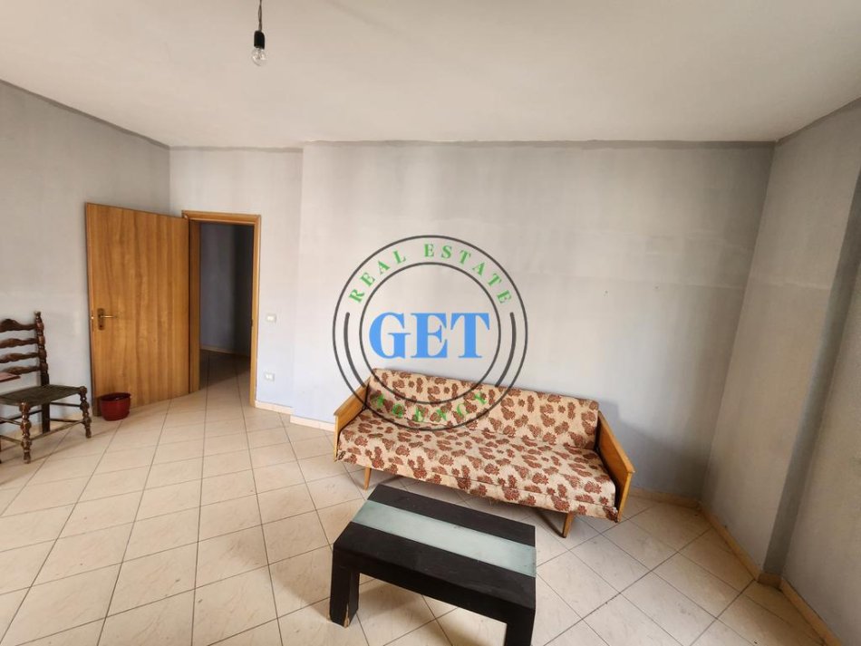 Durres, jepet me qera 1+1 Kati 6, 70 m² 230 € 