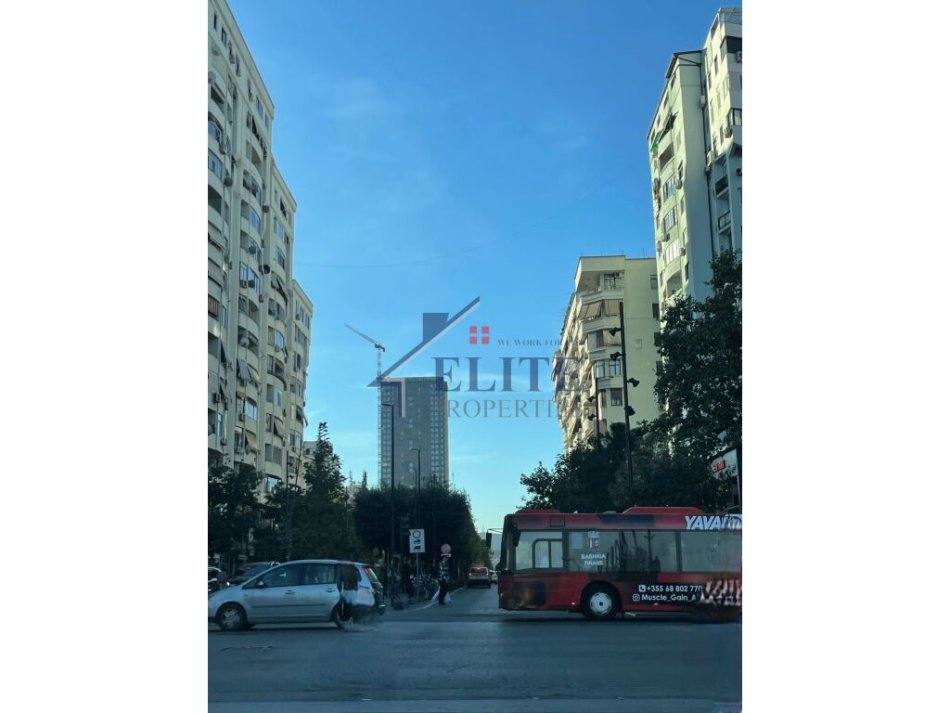 Tirane, jepet me qera apartament 1+1 Kati 6, 90 m² 500 € (Bulevardi Zogu i I-re)