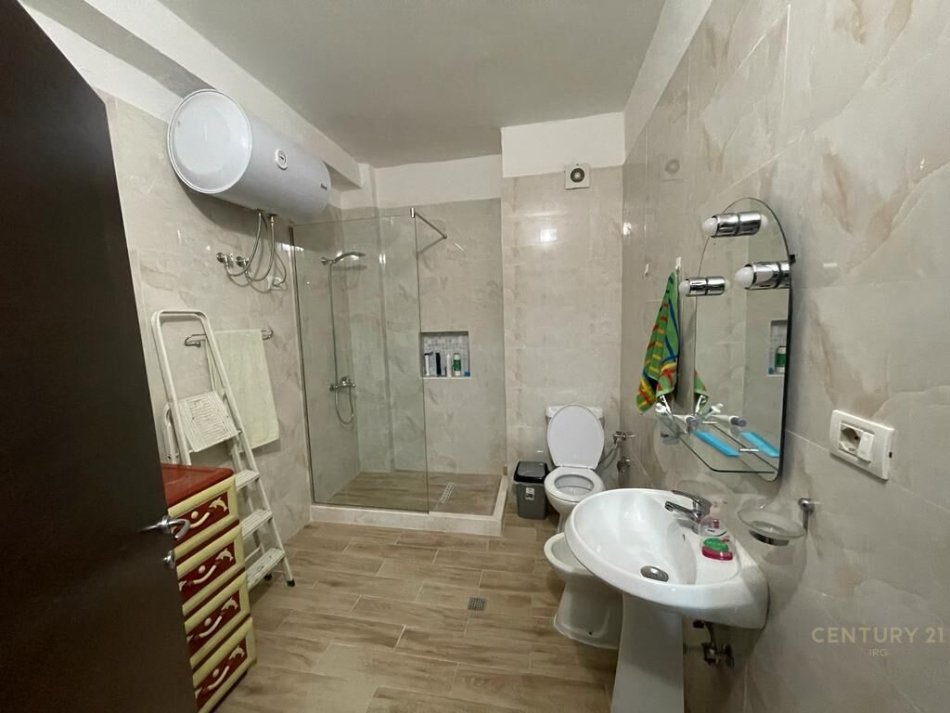 Tirane, jepet me qera apartament 1+1 Kati 2, 100 m² 550 € (apartament 1+1ne Myslym Shyri)