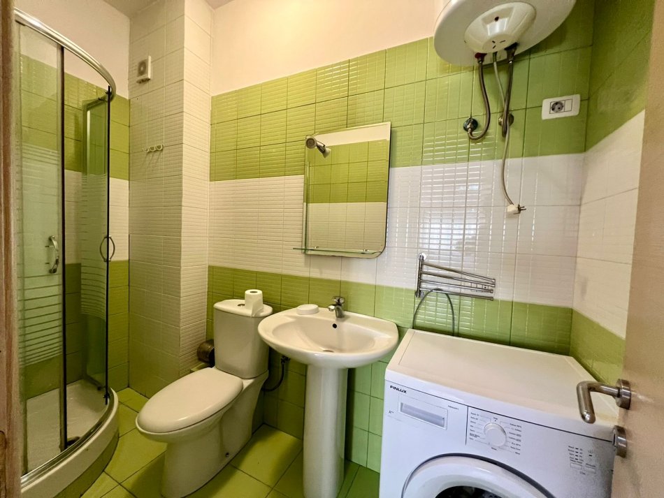 Tirane, jepet me qera apartament 2+1 Kati 7, 110 m² 600 € (selvia)