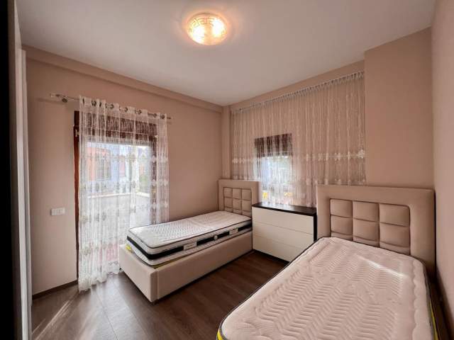 Tirane, jepet me qera Vile 4+1+BLK Kati 0, 250 m² 2.500 Euro (Teg)