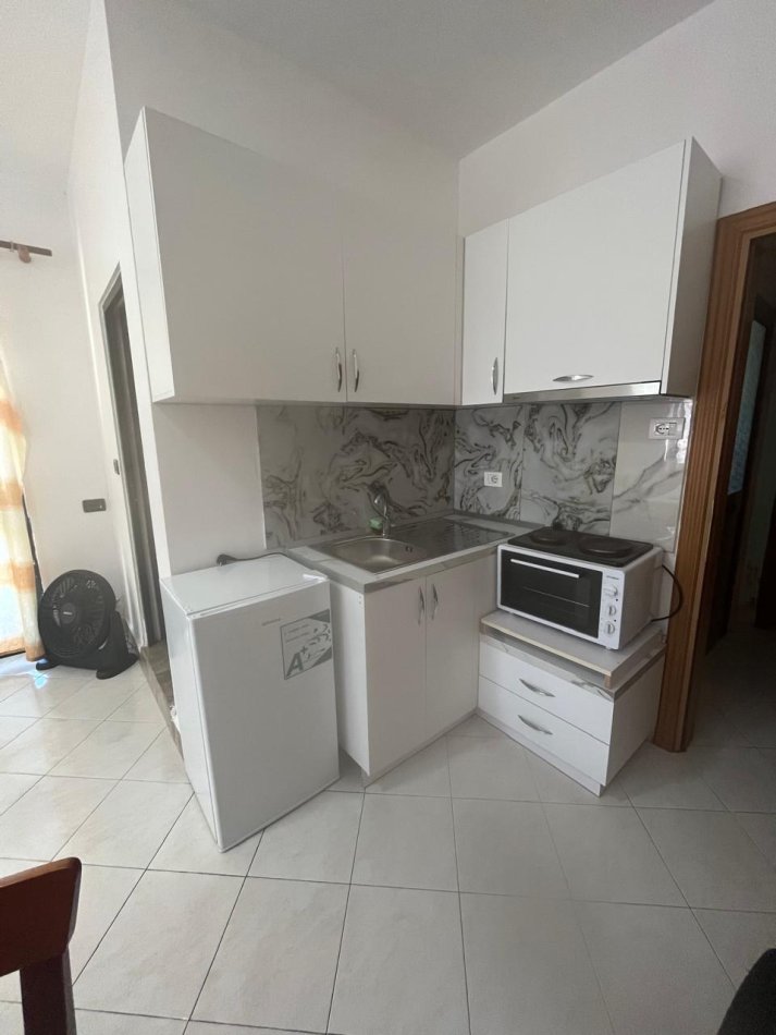 Tirane, jepet me qera apartament 1+1 Kati 2, 38 m² 320 € (Sanatoriumi)