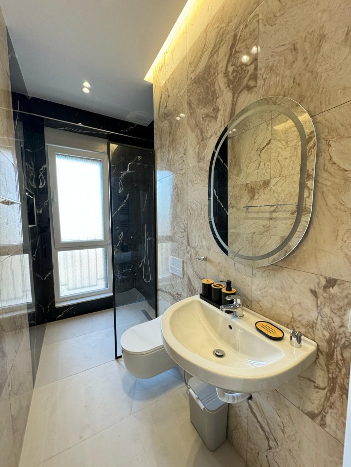 Tirane, jepet me qera apartament 2+1 Kati 2, 100 m² 750 € (ish fusha e aviacionit)