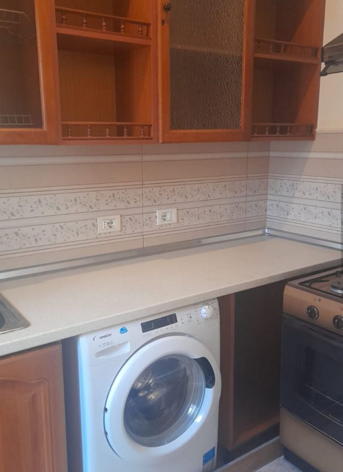 Tirane, jepet me qera apartament 2+1 Kati 3, 135 m² 550 € (Komuna e parisit)