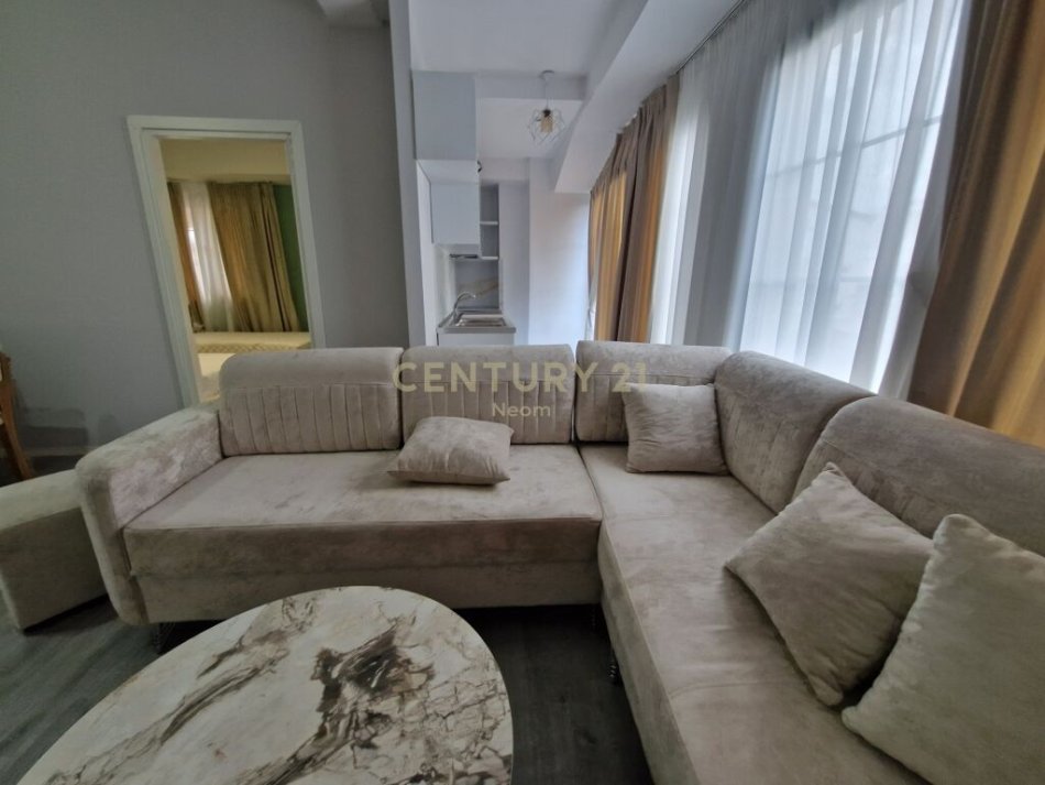 Tirane, jepet me qera 2+1 Kati 2, 75 m² 500 € (prane Spitalit Ushtarak)