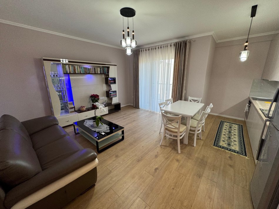 Tirane, jepet me qera apartament 1+1 Kati 3, 65 m² 600 € (rruga siri kodra)