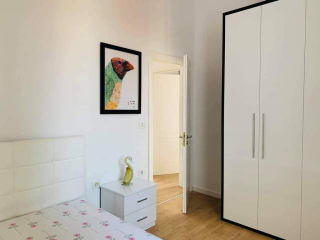 Tirane, jepet me qera apartament 2+1+BLK Kati 7, 100 m² 700 Euro (rruga Kavajes)