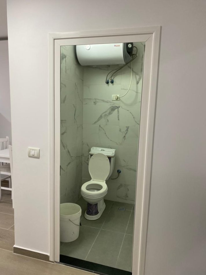 Tirane, jepet me qera apartament 1+1 Kati 1, 61 m² 400 € (QSUT Fakulteti Mjeksis)