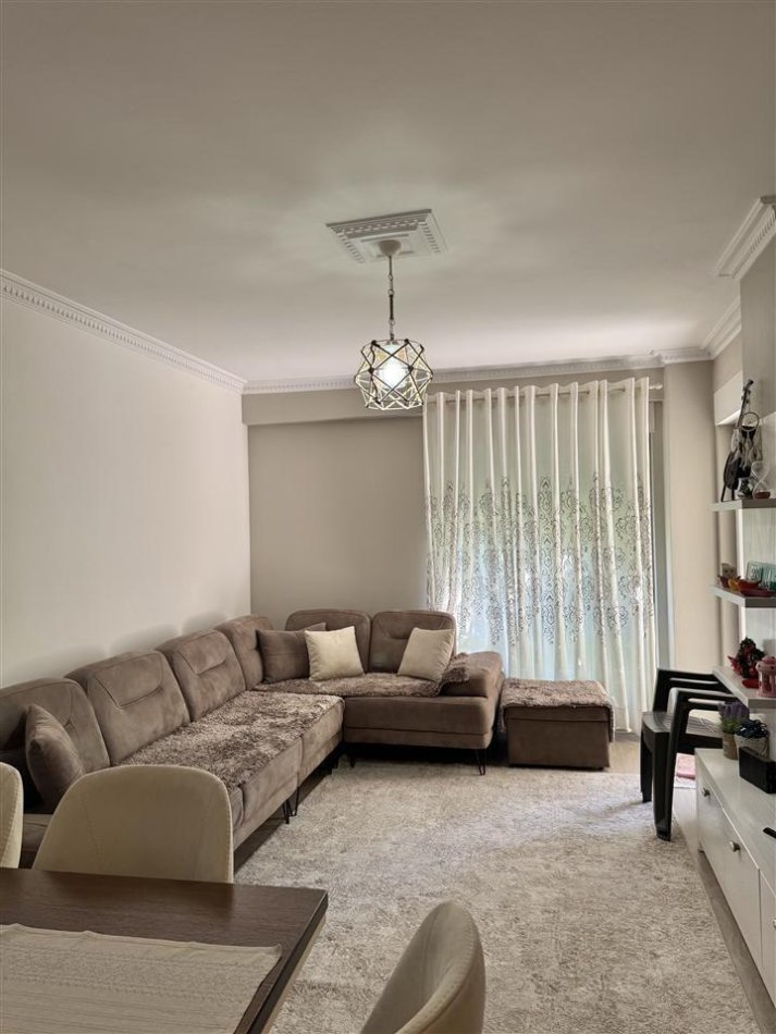 Tirane, jepet me qera apartament 1+1 Kati 3, 60 m² 550 € (21 dhjetori)