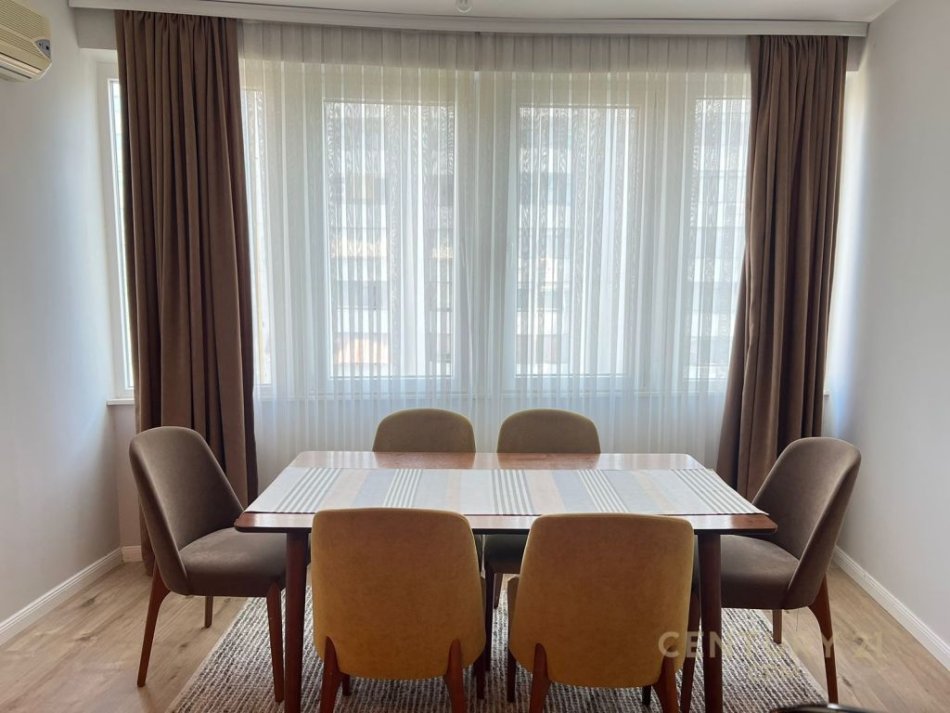 Tirane, shitet apartament 3+1+Aneks+Ballkon Kati 8, 144 m² 270.000 € (Bulevardi Zogu I, prane ish-stacionit te trenit)