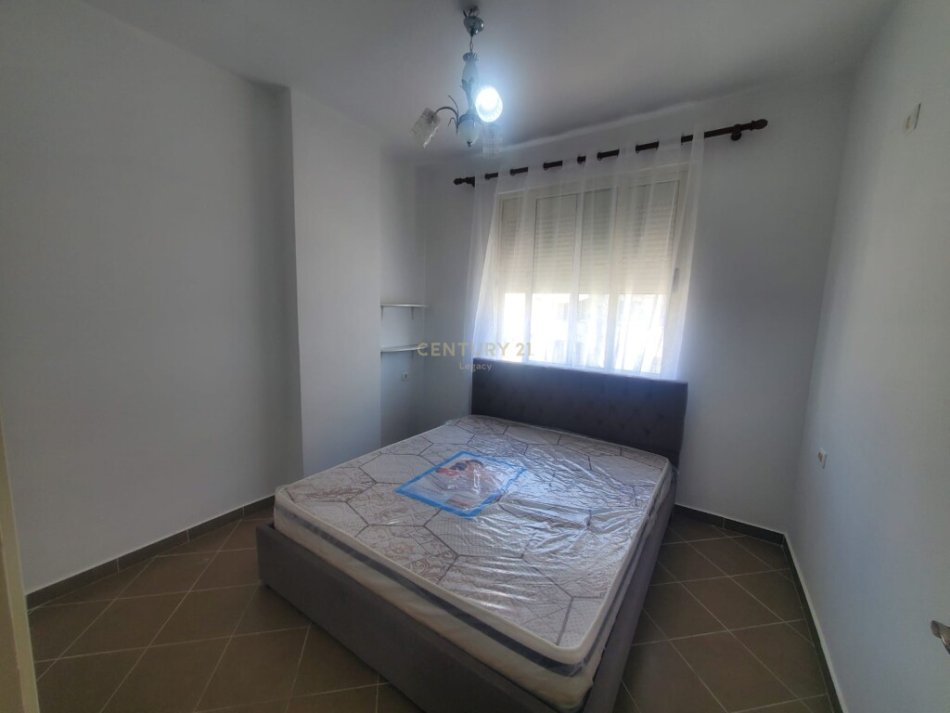Tirane, jepet me qera apartament 2+1+Ballkon Kati 6, 85 m² 400 € (Apartament 2+1 për Qira në Fresku,)