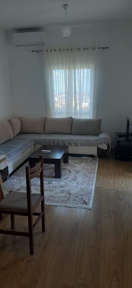 Tirane, jepet me qera apartament 2+1 Kati 3, 90 m² 450 € (Qytet studenti)