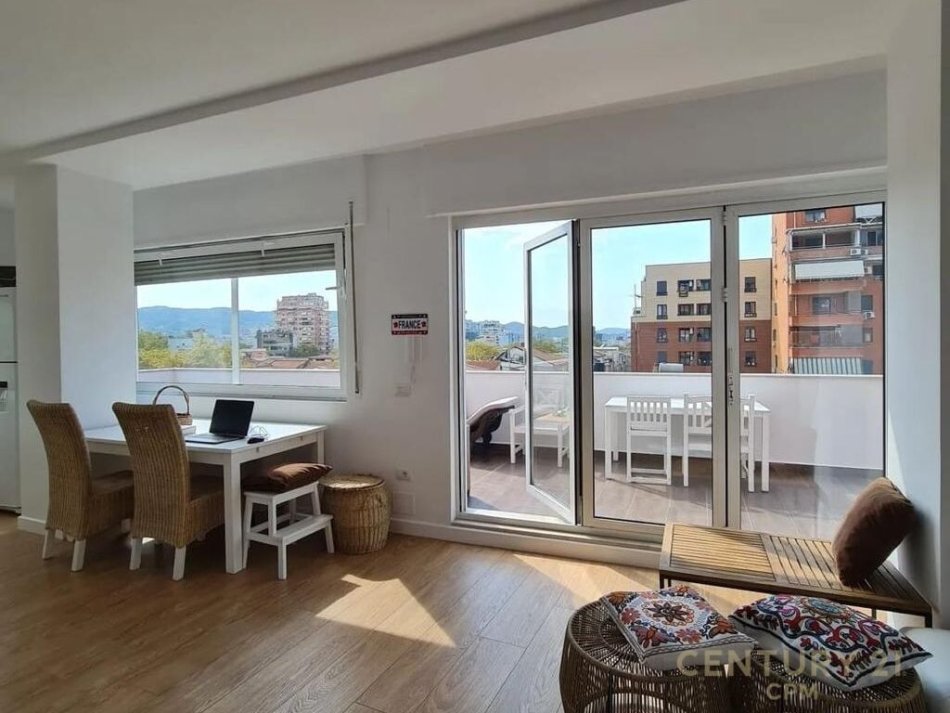 Tirane, jepet me qera apartament 1+1 Kati 7, 80 m² 1.300 € (Prane Albtelecom, Myslym Shyri)