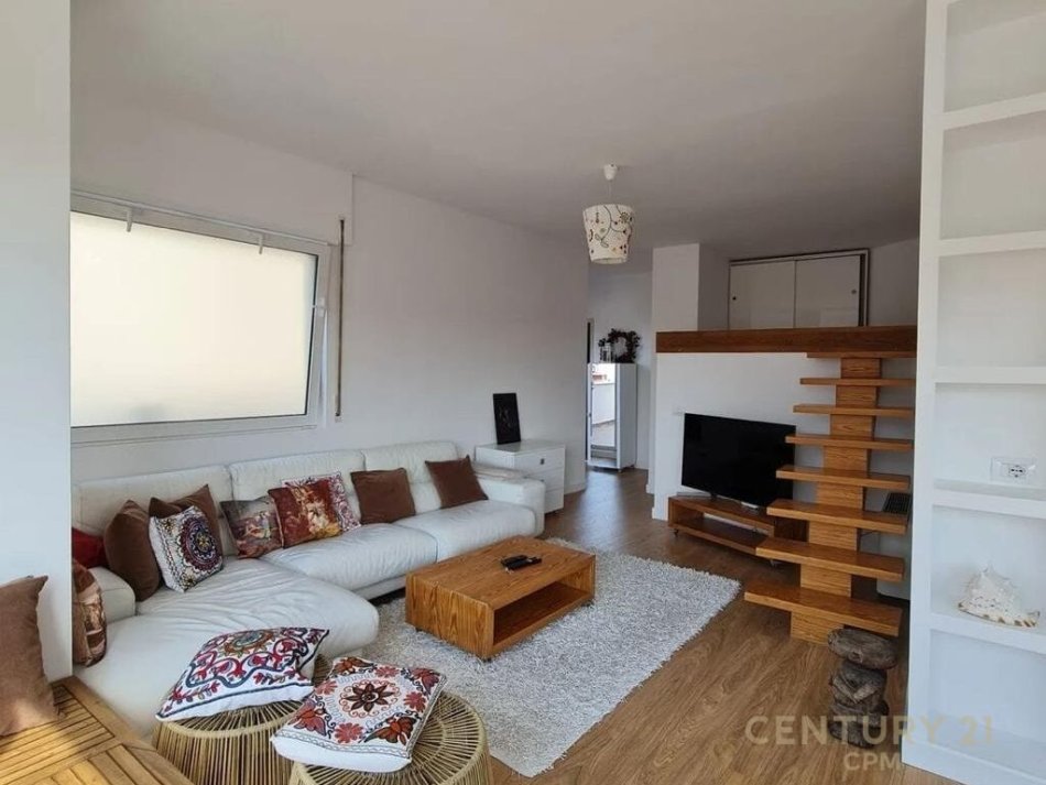 Tirane, jepet me qera apartament 1+1 Kati 7, 80 m² 1.300 € (Prane Albtelecom, Myslym Shyri)