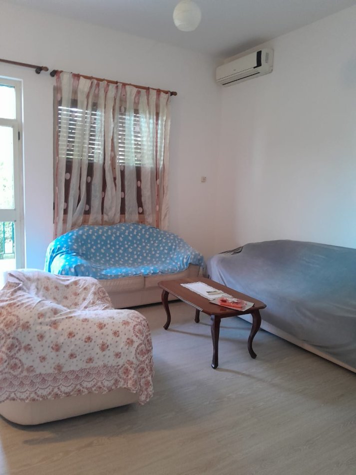 Tirane, jepet me qera apartament 3+1 Kati 1, 100 m² 500 € (Ali dem)