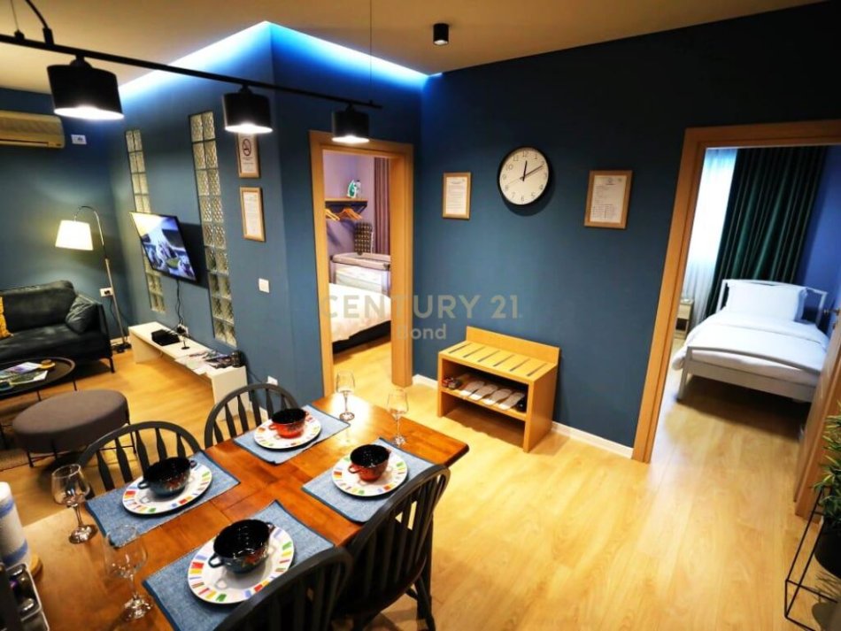 Tirane, jepet me qera 2+1 Kati 2, 80 m² 1.000 € (Rruga Reshit Collaku, Myslym Shyri)