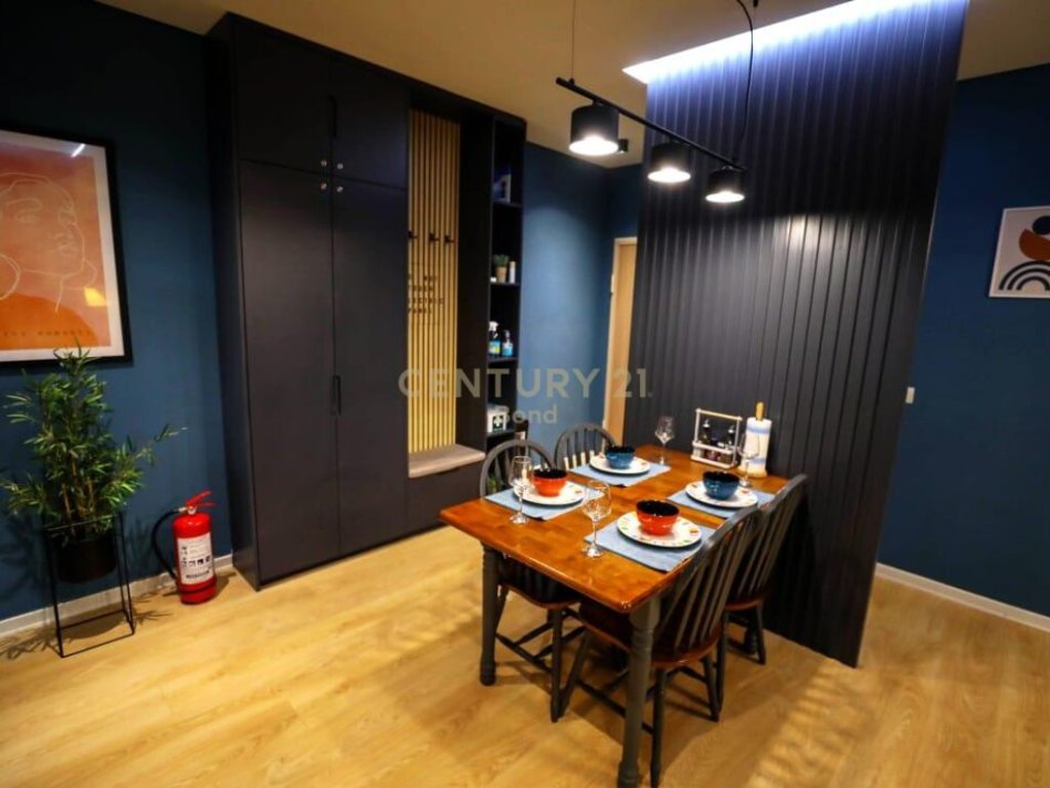 Tirane, jepet me qera 2+1 Kati 2, 80 m² 1.000 € (Rruga Reshit Collaku, Myslym Shyri)