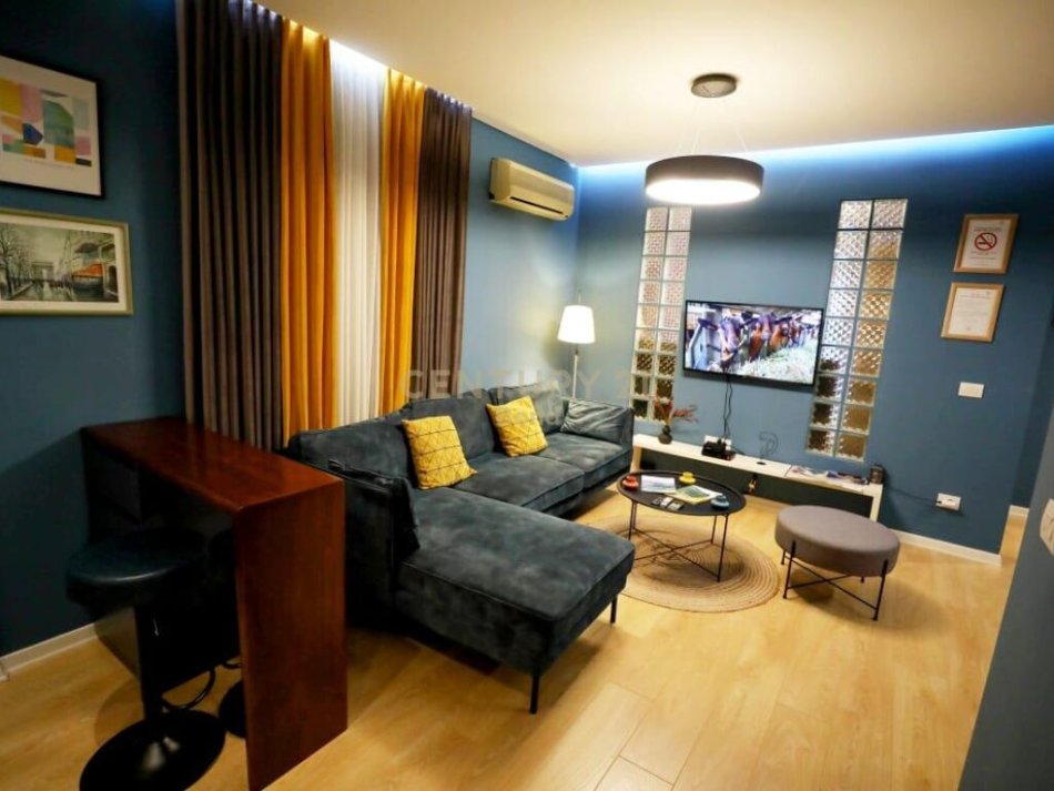 Tirane, jepet me qera 2+1 Kati 2, 80 m² 1.000 € (Rruga Reshit Collaku, Myslym Shyri)