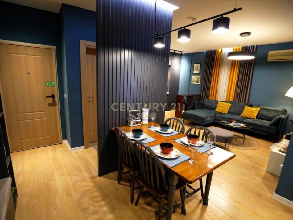 Tirane, jepet me qera 2+1 Kati 2, 80 m² 1.000 € (Rruga Reshit Collaku, Myslym Shyri)