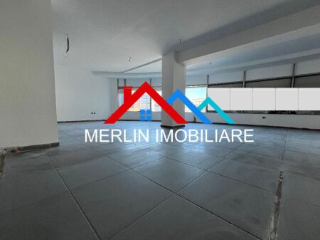 Tirane, shitet ambjent biznesi Kati 0, 242 m² 700.000 € (Komuna e Parisit)