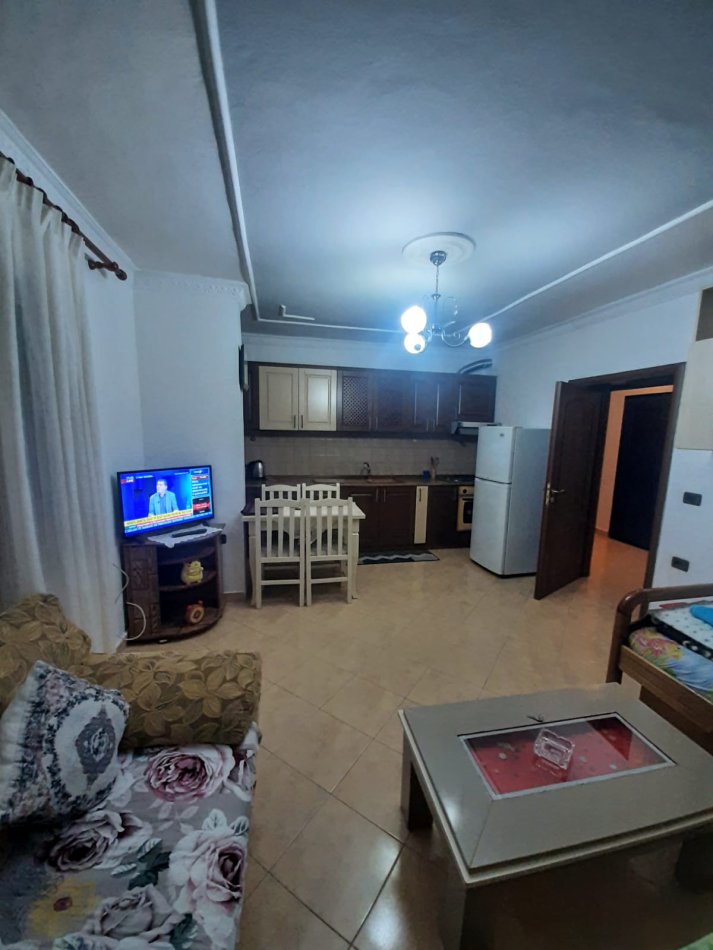 Tirane, jepet me qera apartament 1+1 Kati 1, 72 m² 499 € (Brryl)