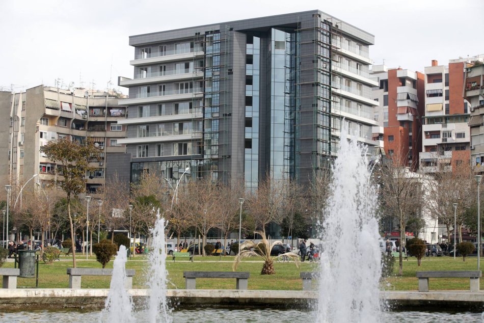 Tirane, jepet me qera zyre Kati 8, 120 m² 1.500 € (QENDER)