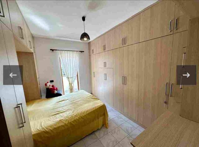 Tirane, jepet me qera apartament 1+1+BLK Kati 4, 65 m² 400 Euro (rruga 5 Maj)