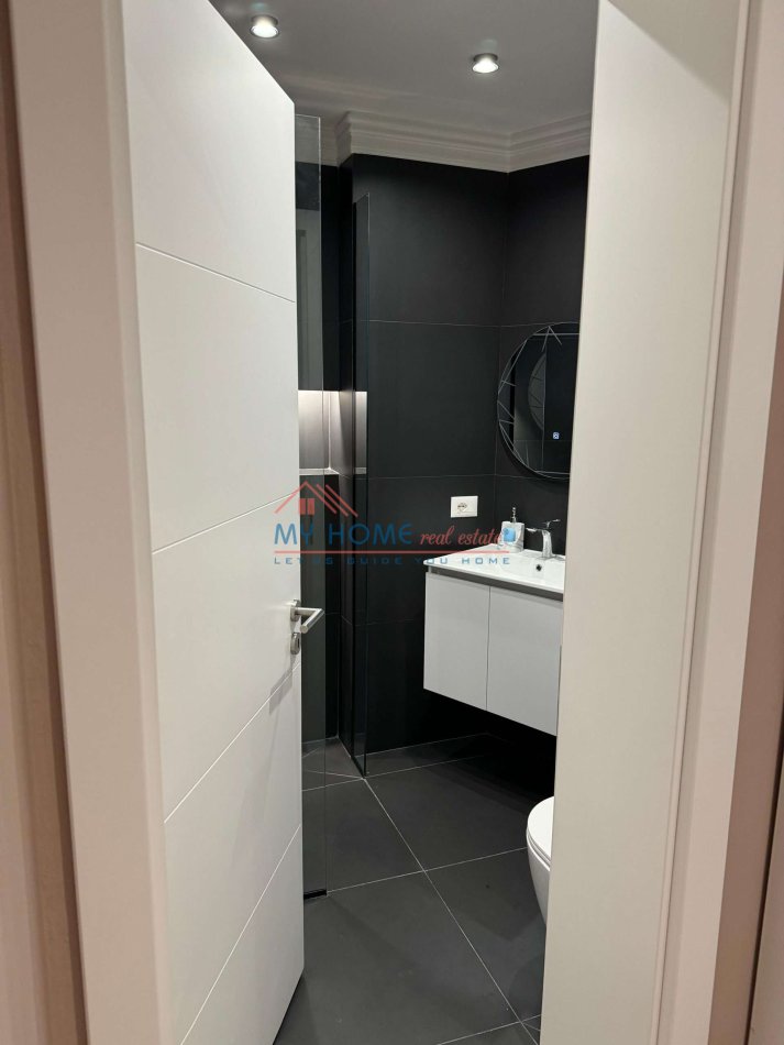 Tirane, shitet apartament 2+1+Ballkon Kati 3, 126 m² 149.000 € (Kthesa e Kamzes)