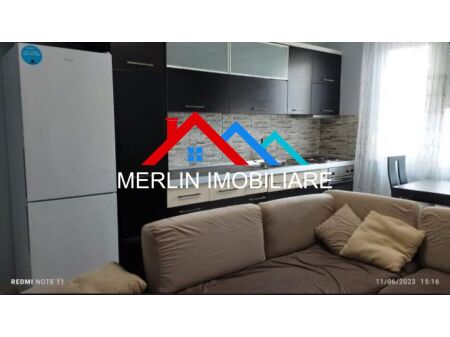 Tirane, jepet me qera apartament 1+1 Kati 5, 90 m² 850 € (Sheshi Willson)