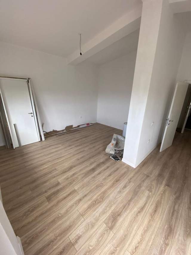 Tirane, shitet apartament 1+1+A Kati 4, 70 m² 67.000 Euro (Fresku)