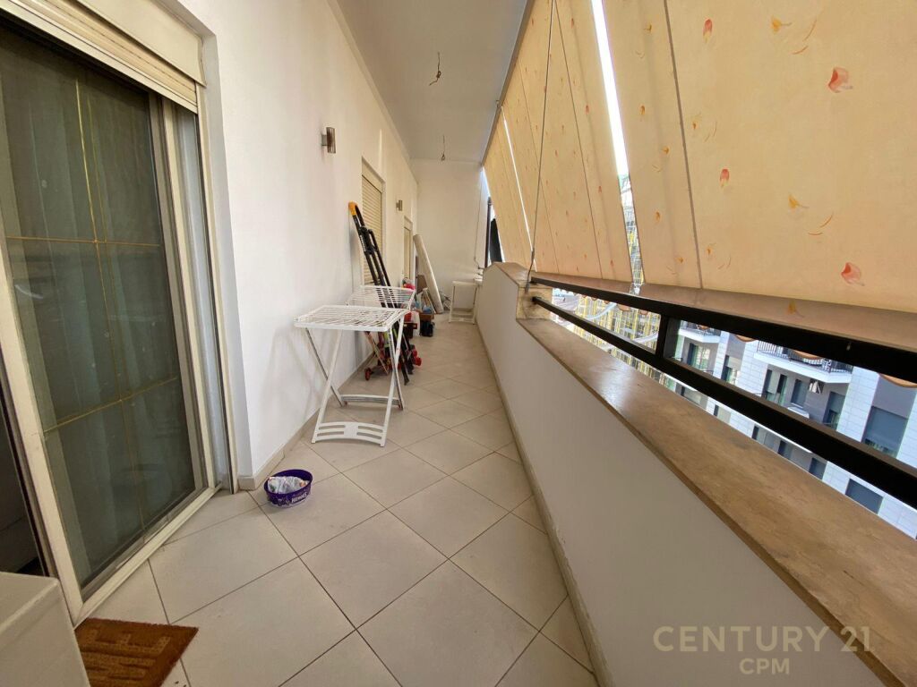 Shesim apartament 2+1+2 në Rrugen e Kosovareve !!