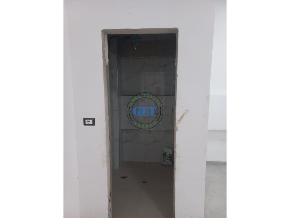 Durres, jepet me qera ambjent biznesi Kati 0, 90 m² 600 € 