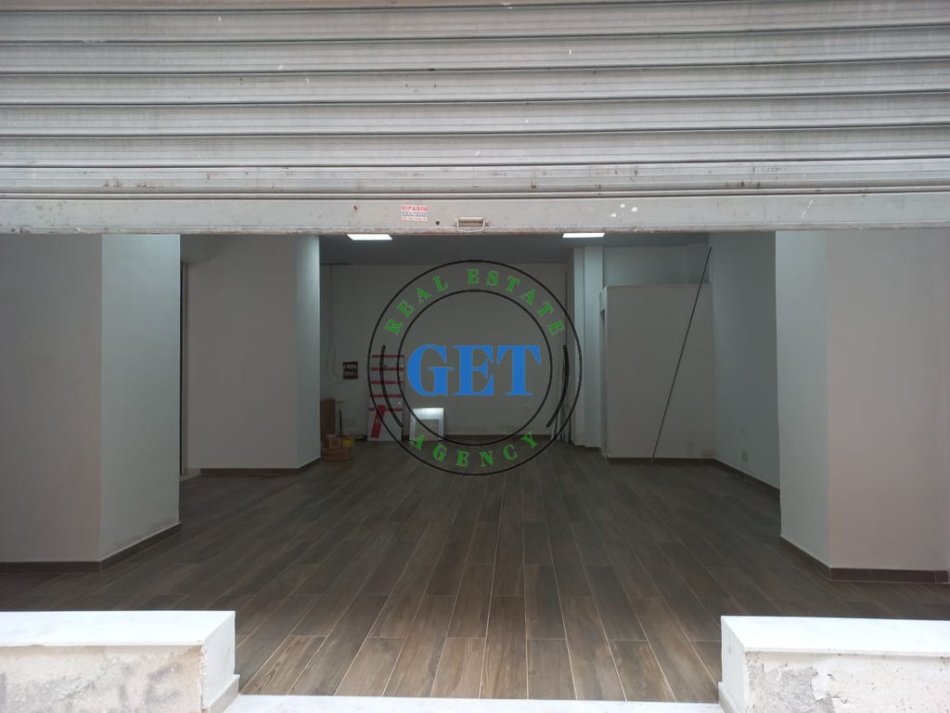 Durres, jepet me qera ambjent biznesi Kati 0, 67 m² 450 € 