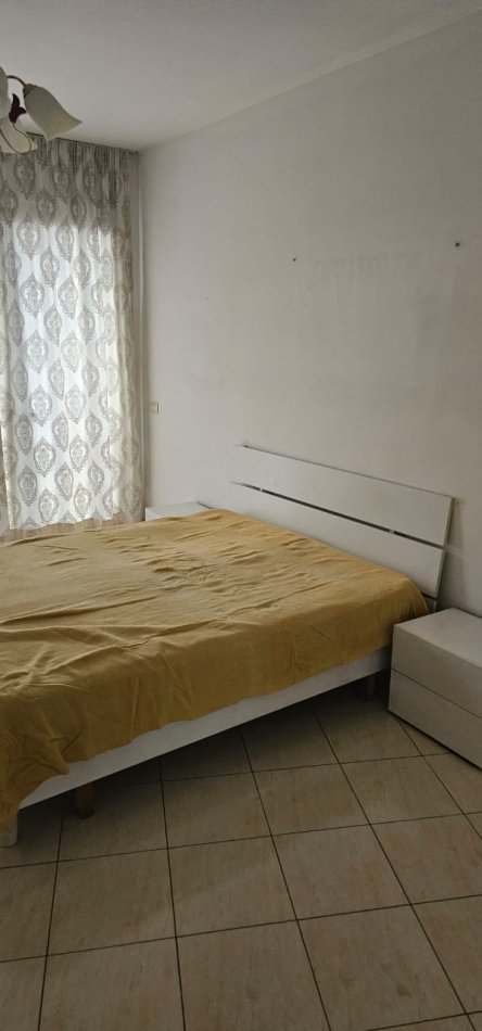 Tirane, jepet me qera apartament 2+1 Kati 3, 90 m² 550 € (QENDER)