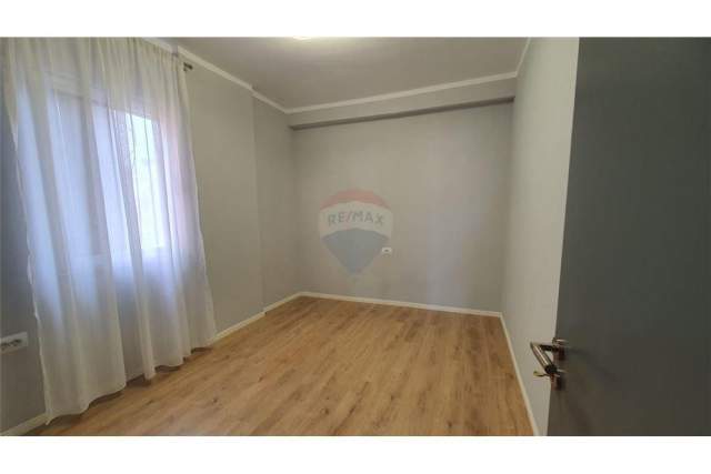 Tirane, shitet apartament 2+1+BLK Kati 9, 82 m² 149.000 Euro (Komuna e Parisit)