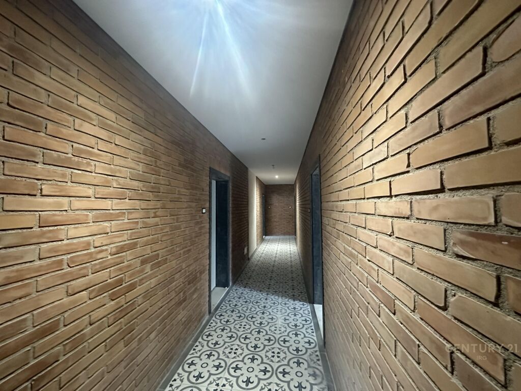 SHESIM APARTAMENT 1+1 ME PAMJE TE LIRE, TEK TIRANA GOLDEN PARK 3!