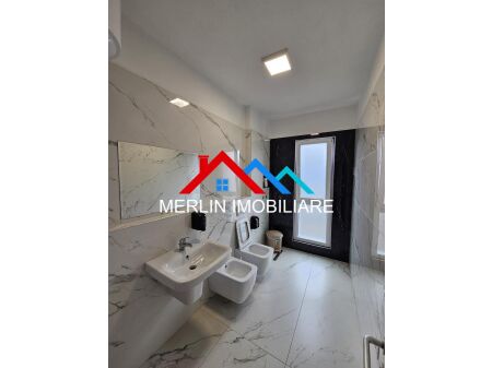Tirane, jepet me qera ambjent biznesi Kati 4, 175 m² 2.000 € (Rruga e Elbasanit)