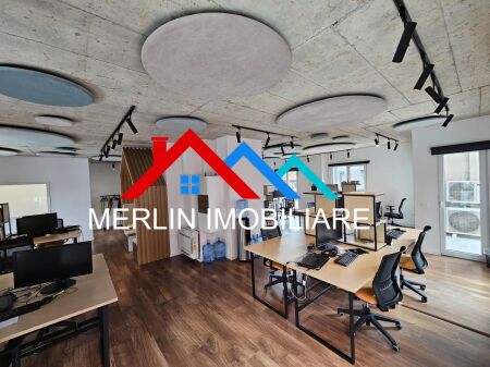 Tirane, jepet me qera ambjent biznesi Kati 4, 175 m² 2.000 € (Rruga e Elbasanit)