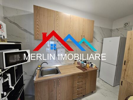 Tirane, jepet me qera ambjent biznesi Kati 4, 175 m² 2.000 € (Rruga e Elbasanit)