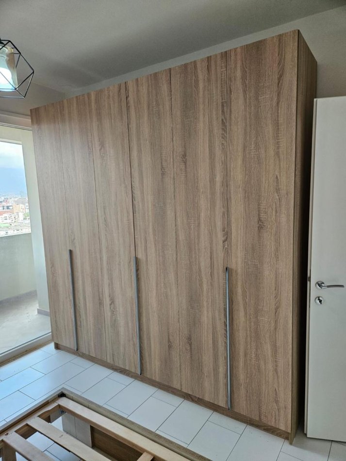 Tirane, jepet me qera apartament 1+1 Kati 10, 70 m² 500 € (kompleks golden park)