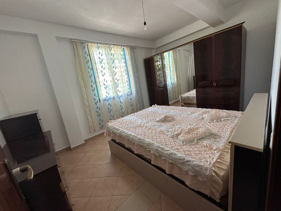 Tirane, jepet me qera shtepi 1 Katshe Kati 1, 70 m² 300 € (Amerikan 3)