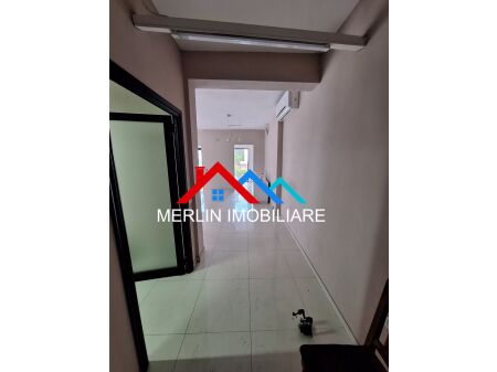Tirane, jepet me qera ambjent biznesi Kati 2, 95 m² 1.200 € (Sotir Caci)
