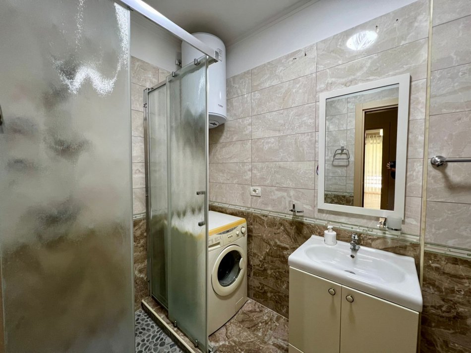 Qira, Apartament 2+1,Komuna e Parisit, Tiranë.