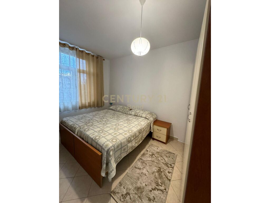 Bllok, Jepet me Qera Apartament 1+1