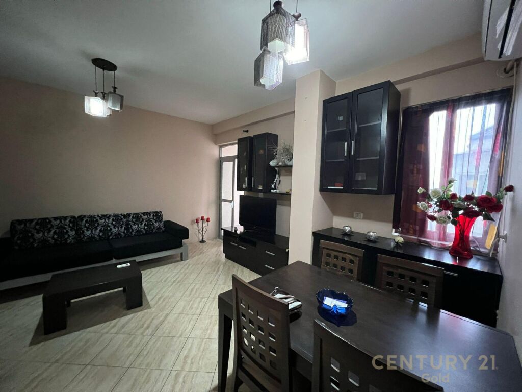 JAPIM ME QERA APARTAMENT 1+1 TEK KODRA DIELLIT!!